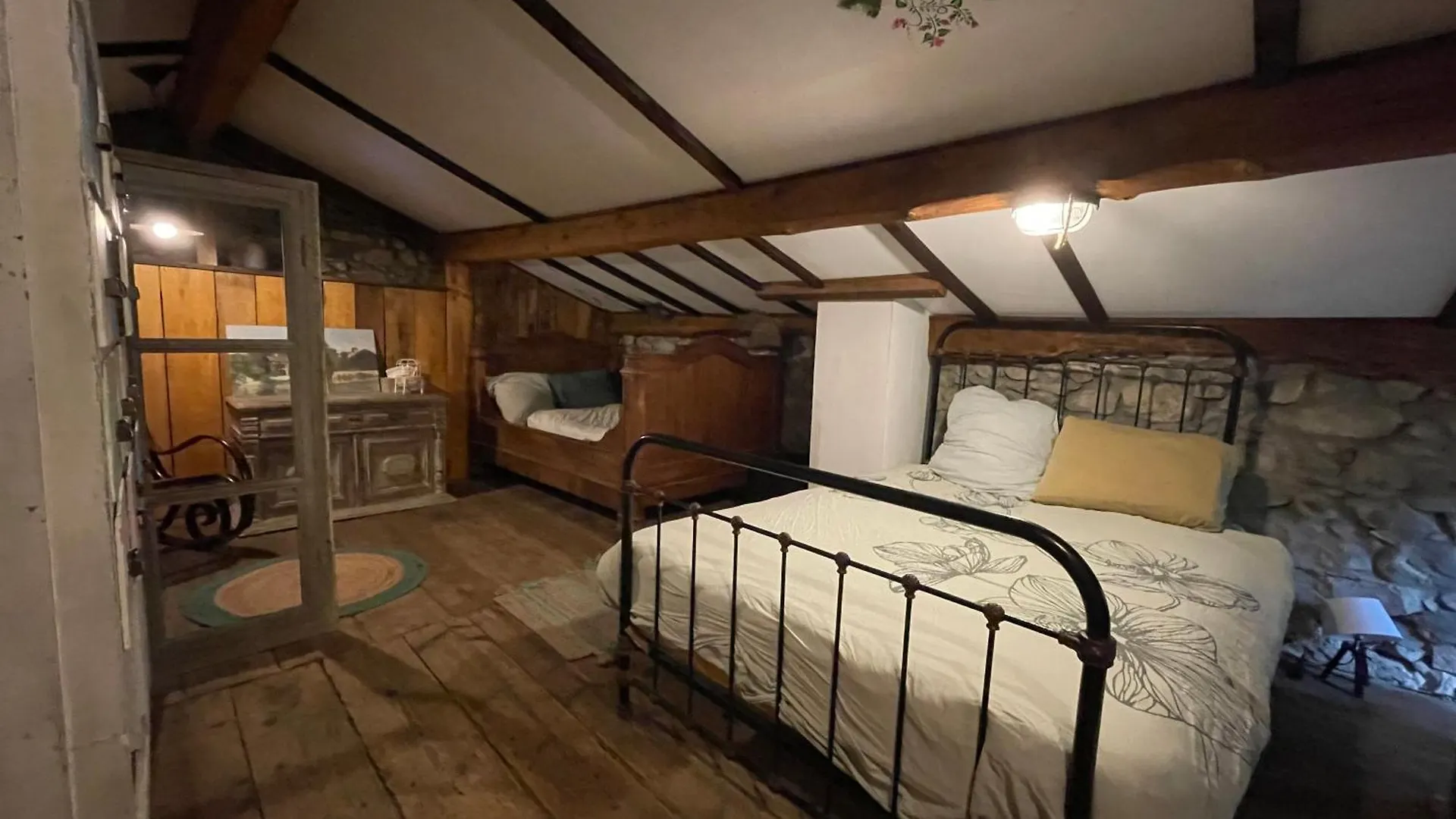 Holiday home La Maison Bonheur - Maison Atypique Du Beaujolais Villa Saint-Didier-sur-Beaujeu